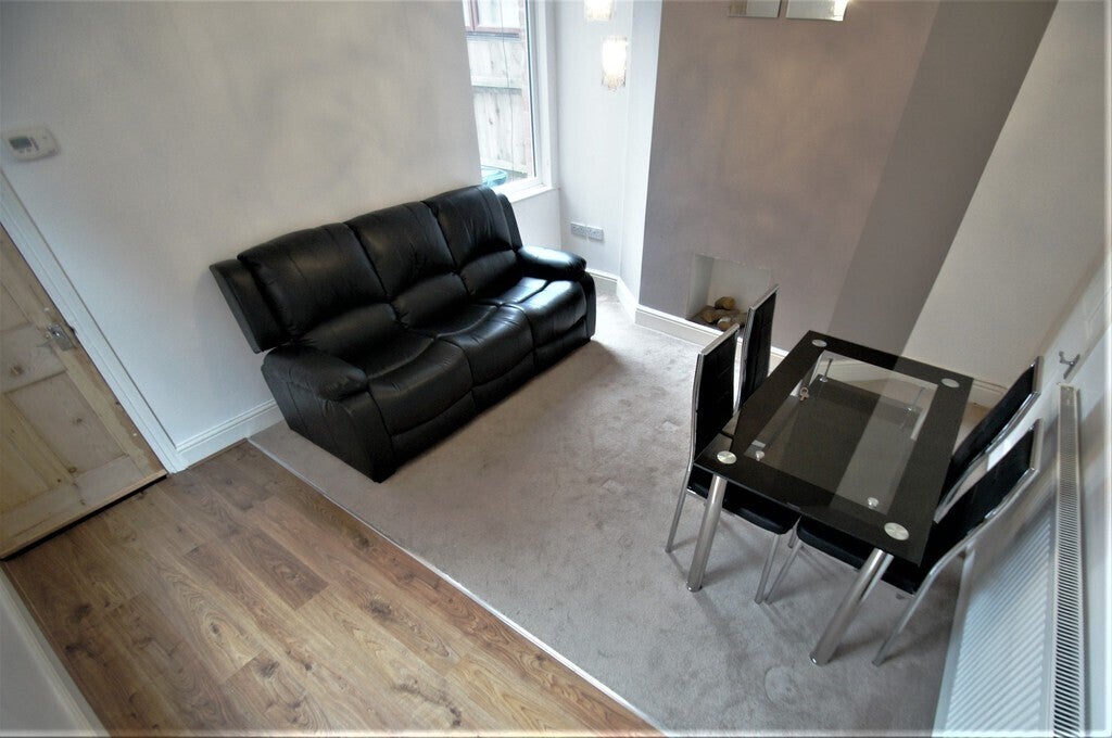 Flat Hollis Road in Coventry