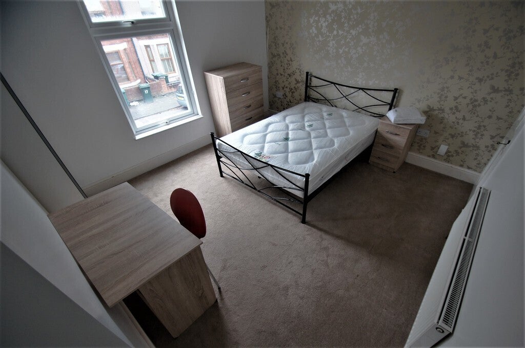 Flat Hollis Road in Coventry