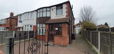 Flat Delacourt Road in Manchester