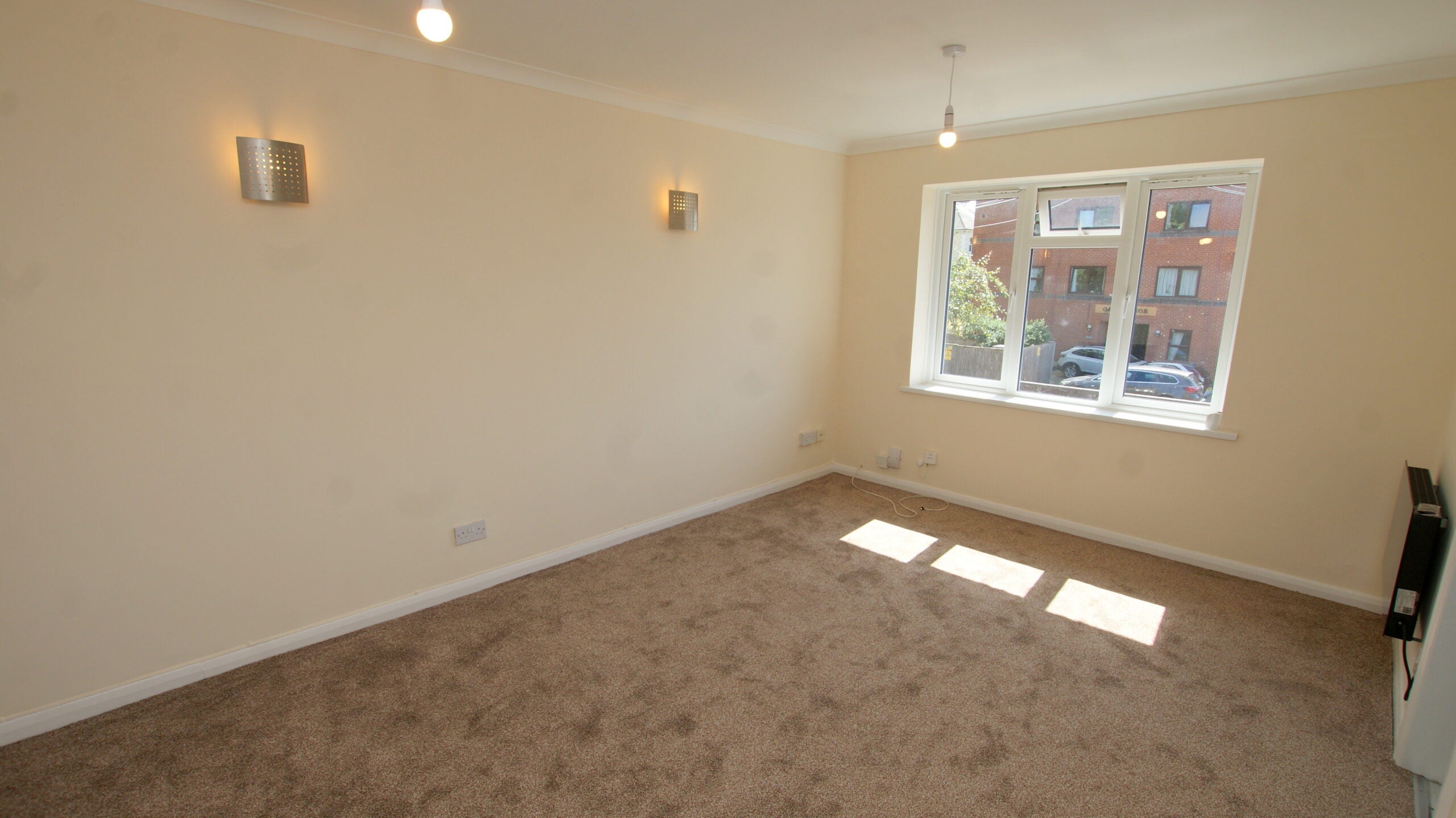 Flat Oak Manor Drive in Cheltenham