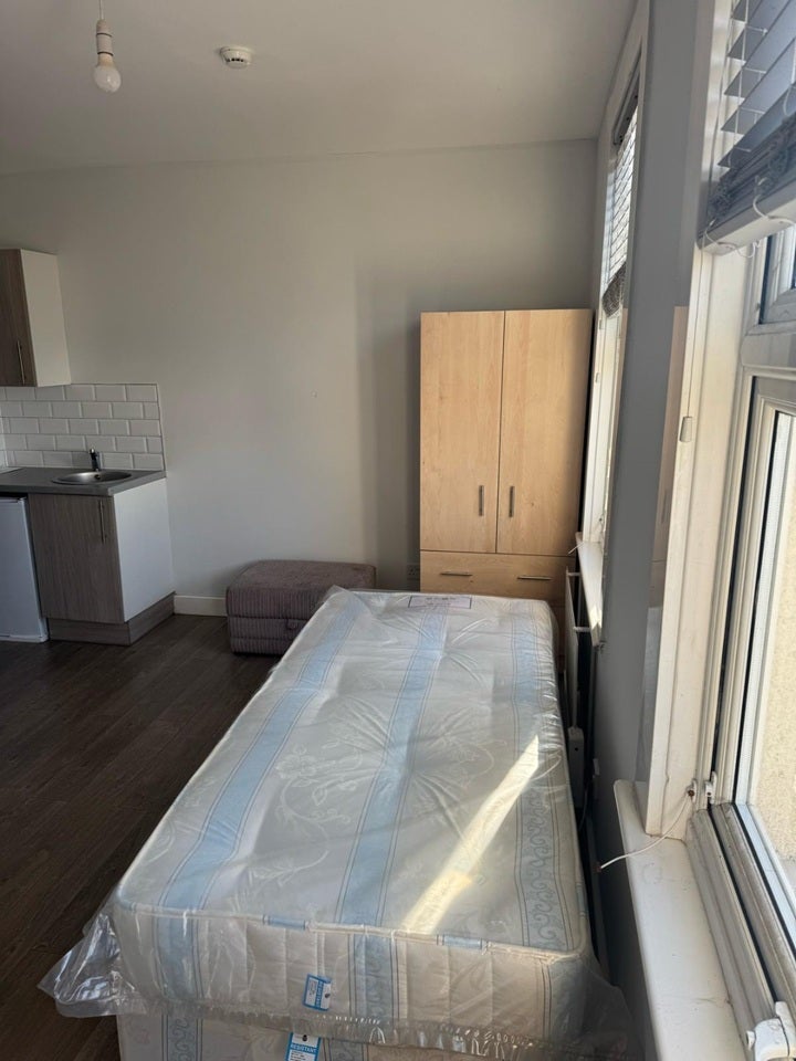 Flat Tachbrook Road in Greater London