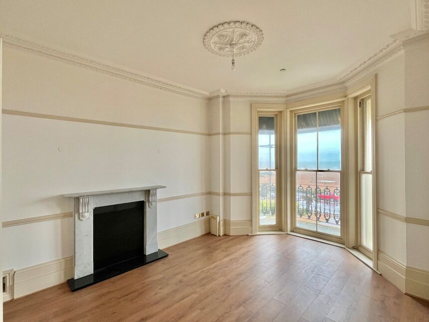 Flat Marine Crescent in Folkestone and Hythe District