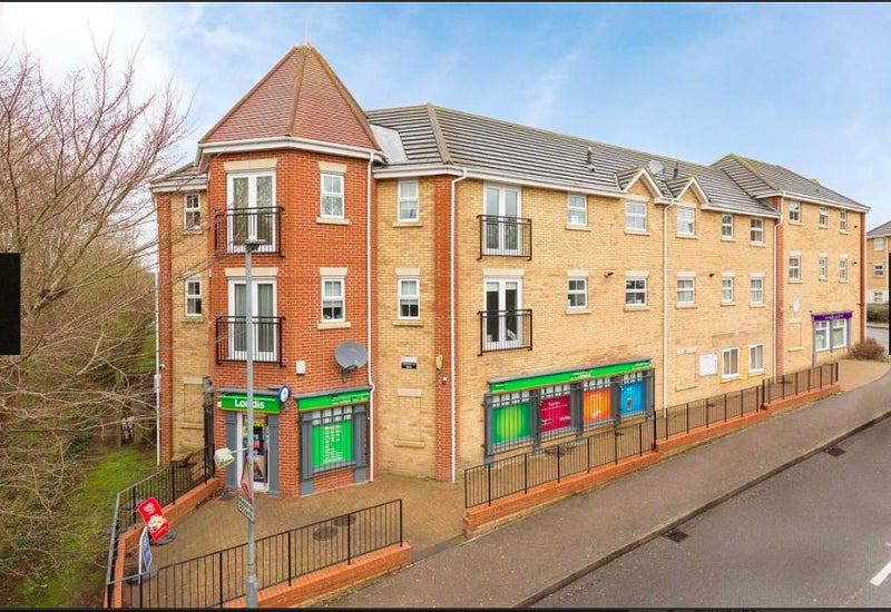 Flat Osier Drive in Basildon
