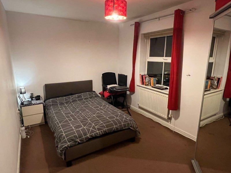 Flat Osier Drive in Basildon