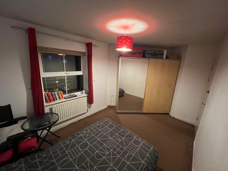 Flat Osier Drive in Basildon