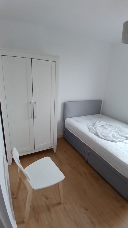 Room Benson Avenue in Greater London