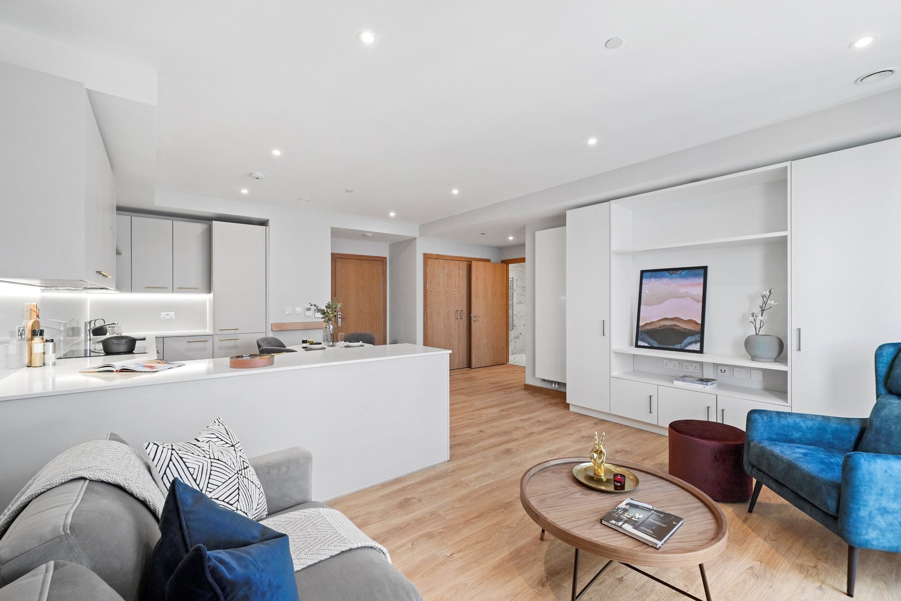 Flat Anthems Way in Greater London