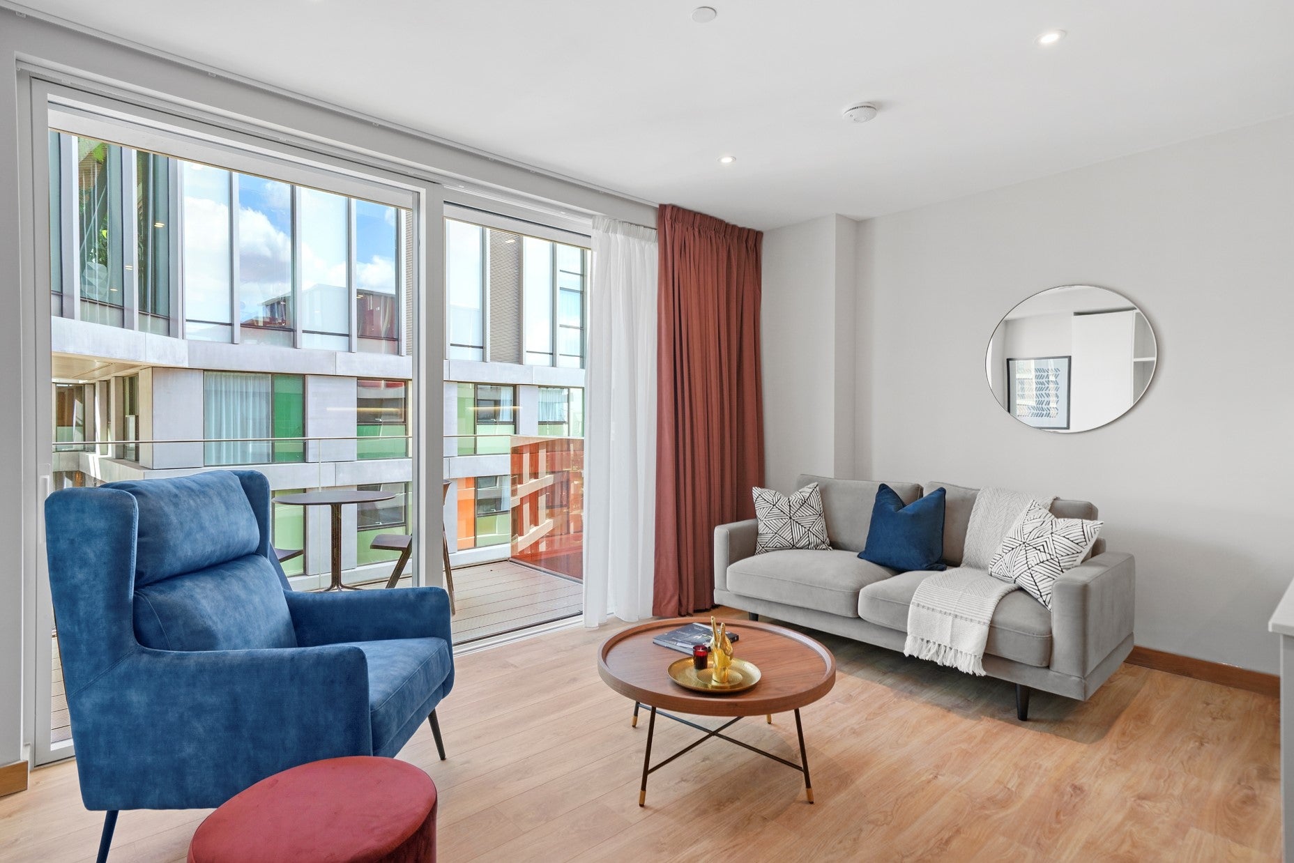 Flat Anthems Way in Greater London