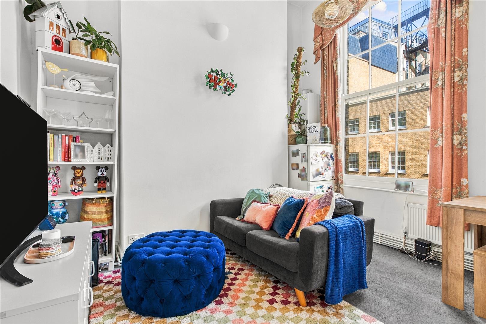 Flat Trinity Street in Greater London