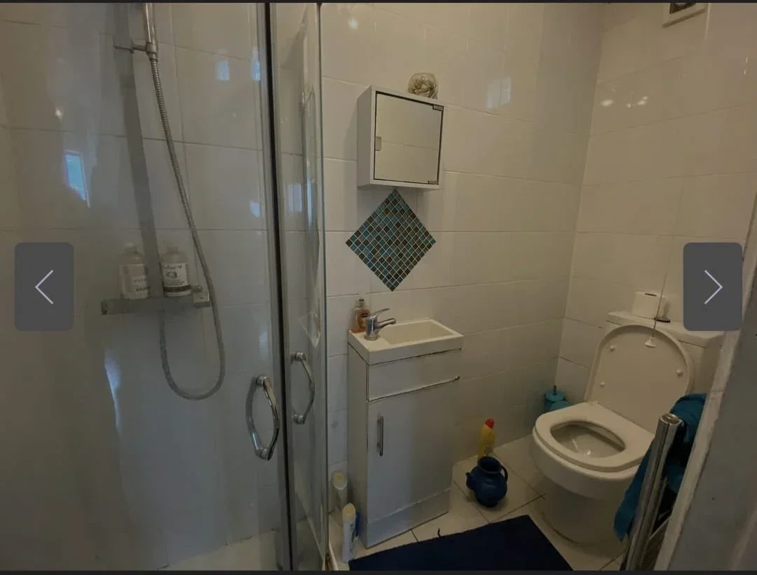 Room Dawlish Drive in Greater London