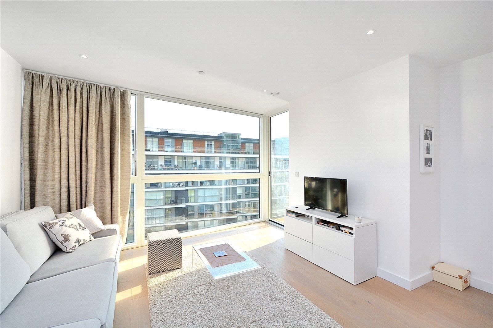 Flat Sherman Walk in Greater London