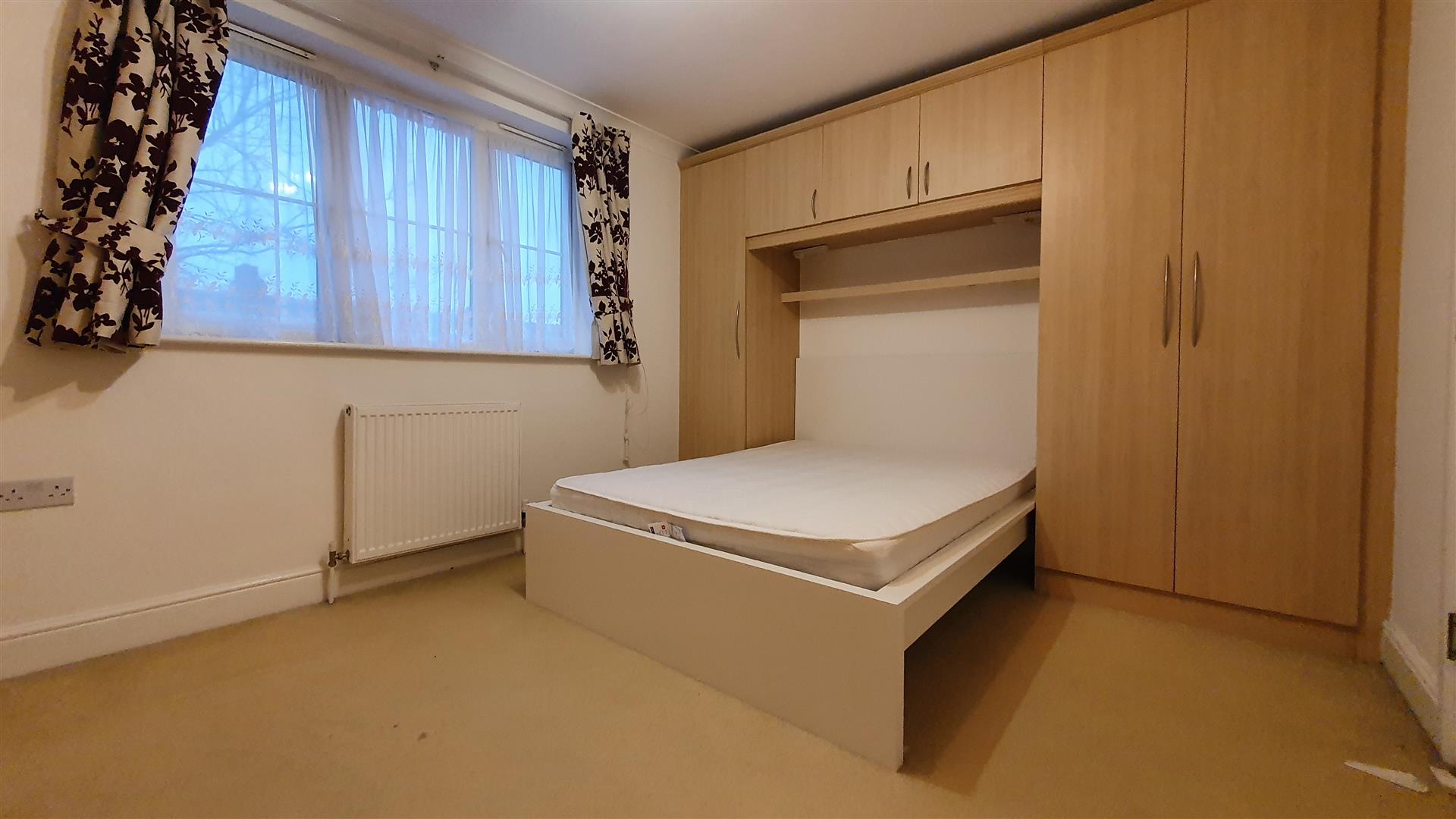 Flat Dawley Road in Greater London