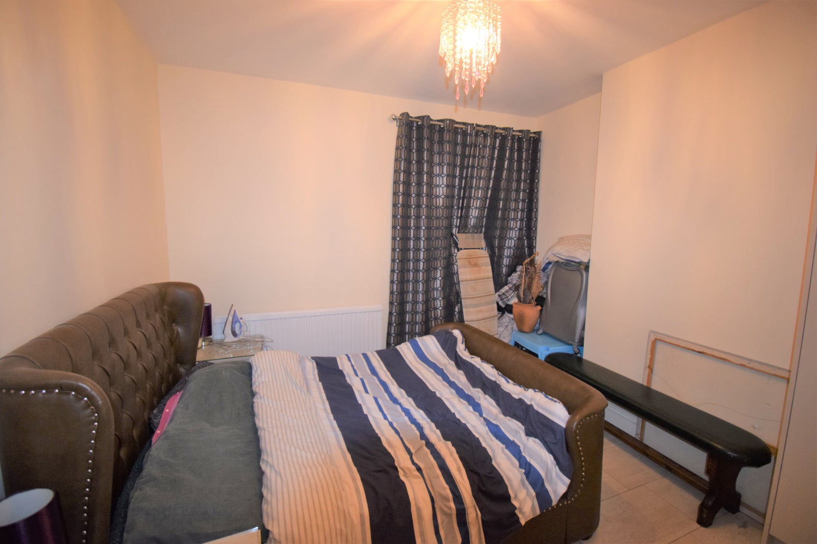 Flat Beehive Lane in Greater London