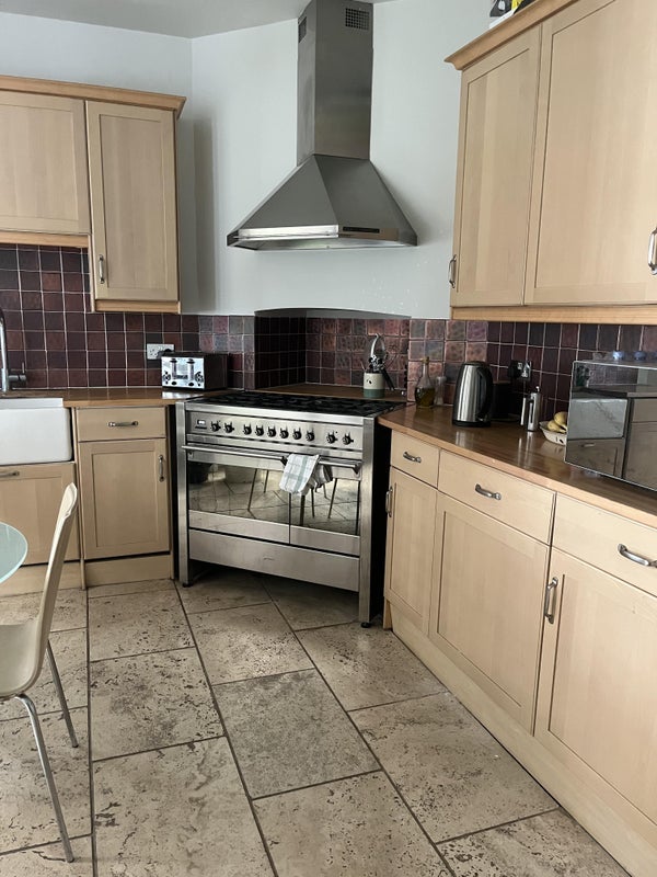 Room Goldhawk Road in Greater London