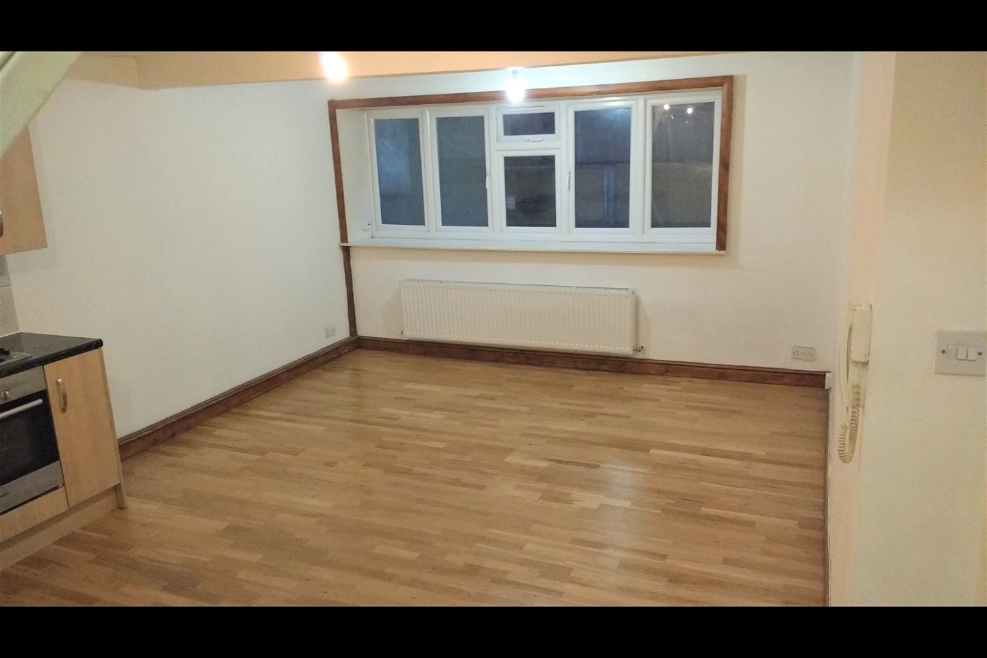 Flat Hackney Road in Greater London