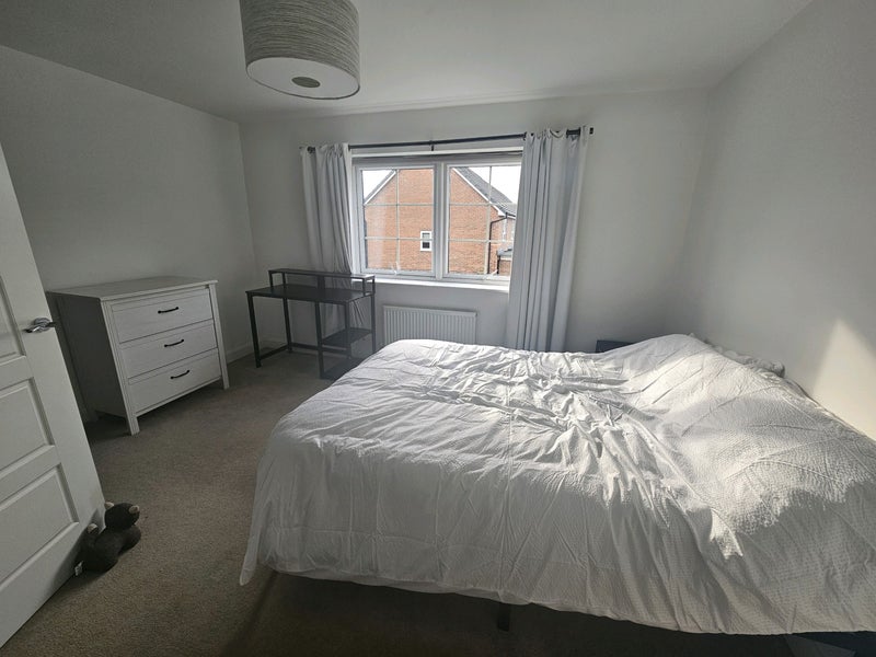 Room Station Road in Leeds
