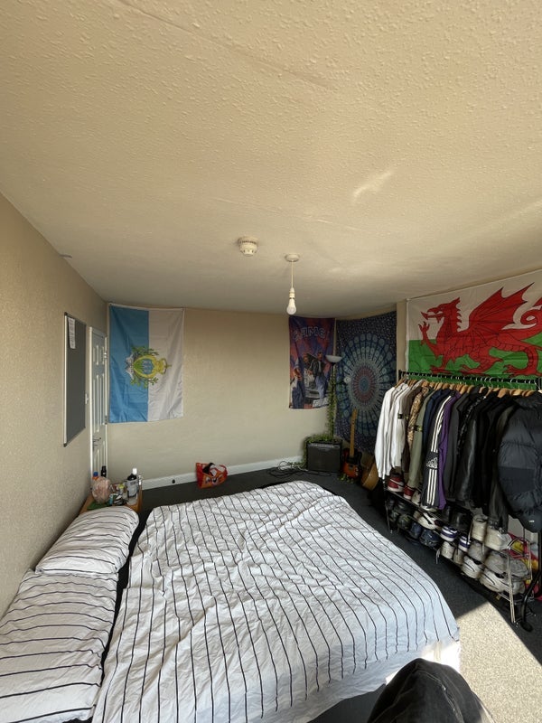 Room Stokes Croft in Bristol
