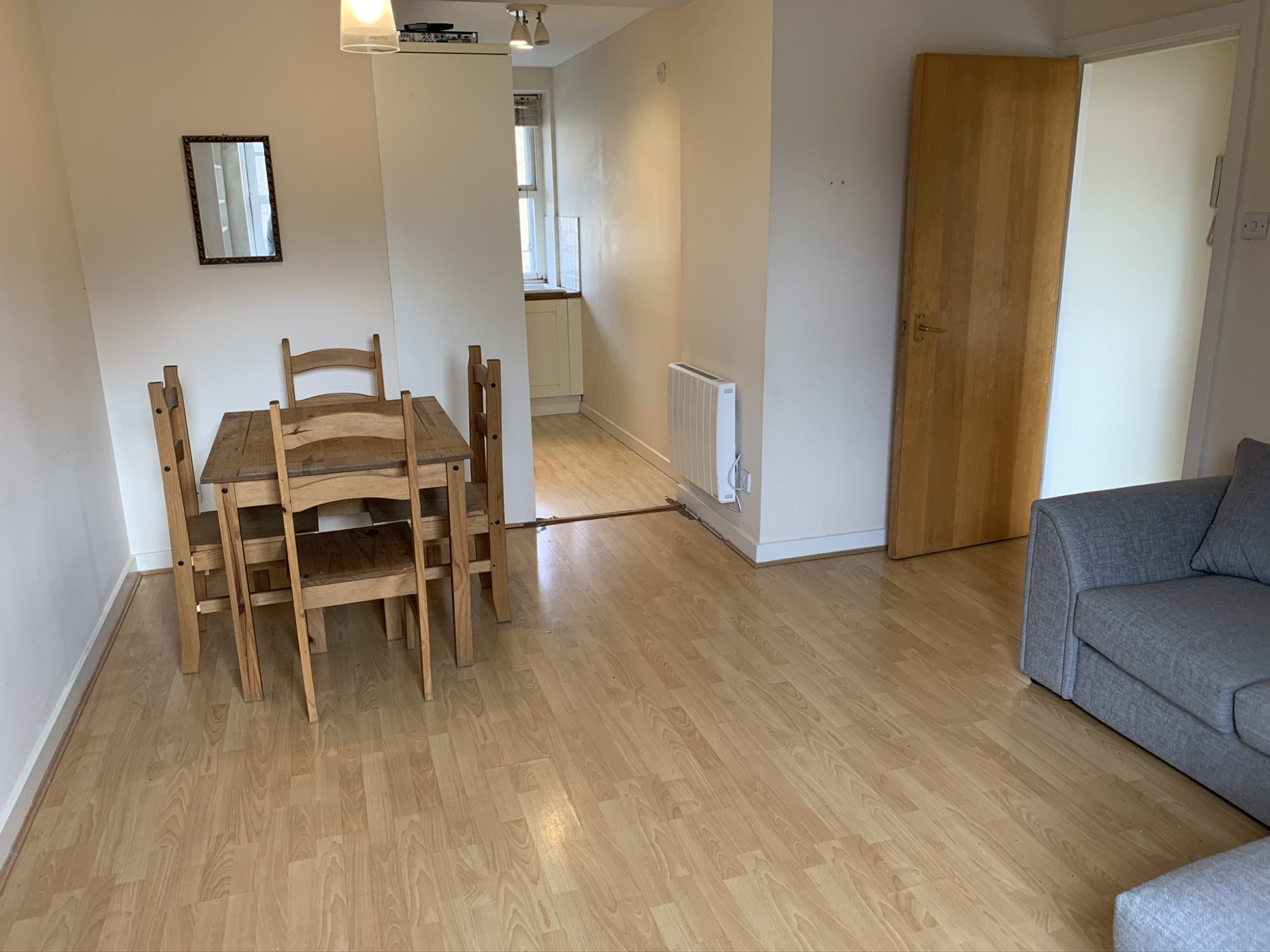 Flat Rotherhithe Street in Greater London