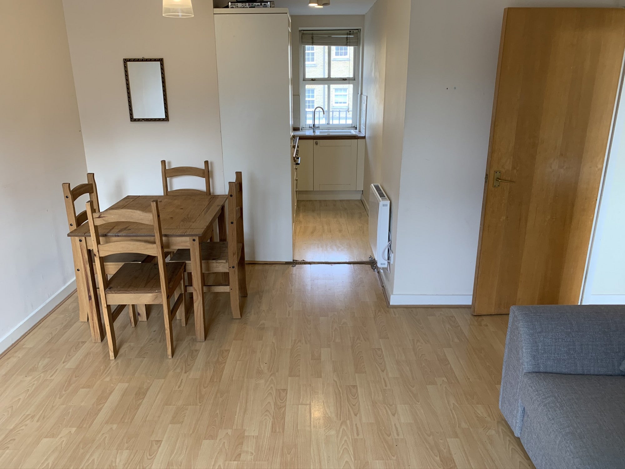 Flat Rotherhithe Street in Greater London