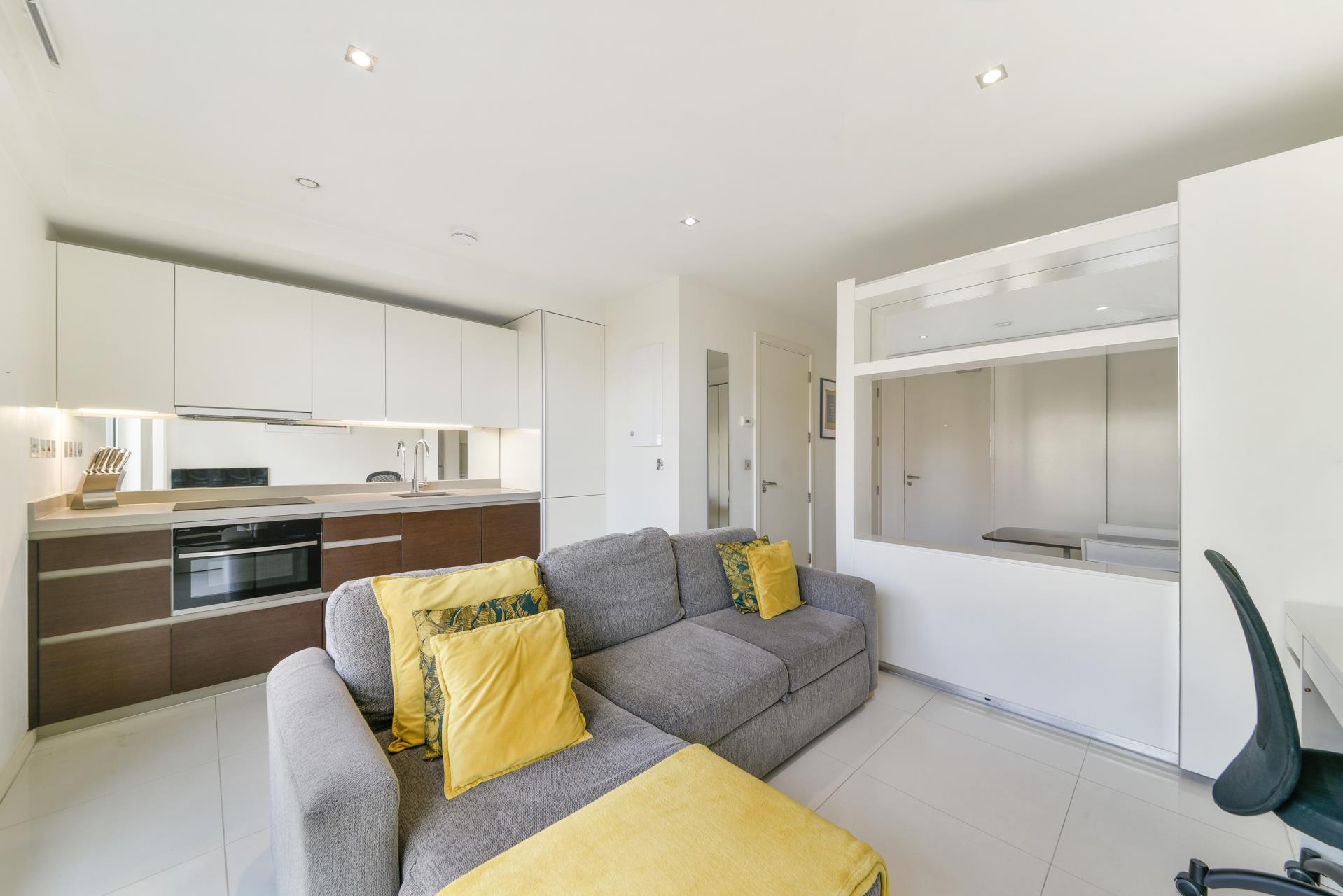 Flat Alexia Square in Greater London
