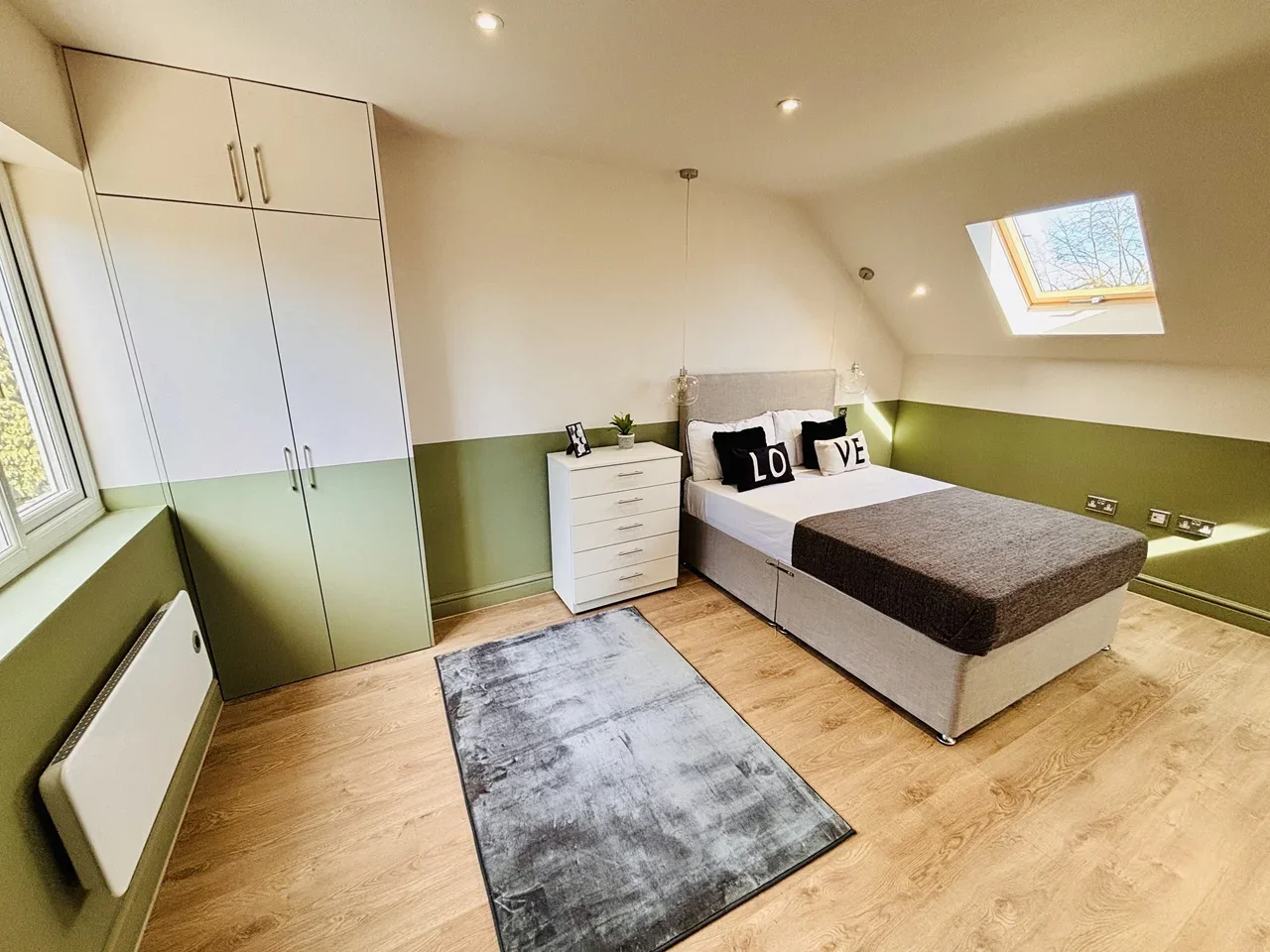 Flat Greenford Road in Greater London
