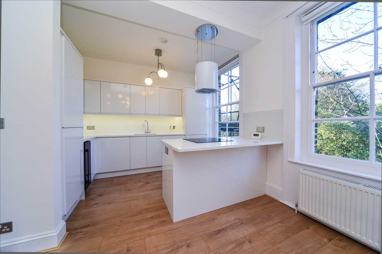 Flat Beaconsfield Road in Greater London