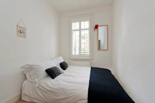 Flat Wimbledon Park Road in Greater London