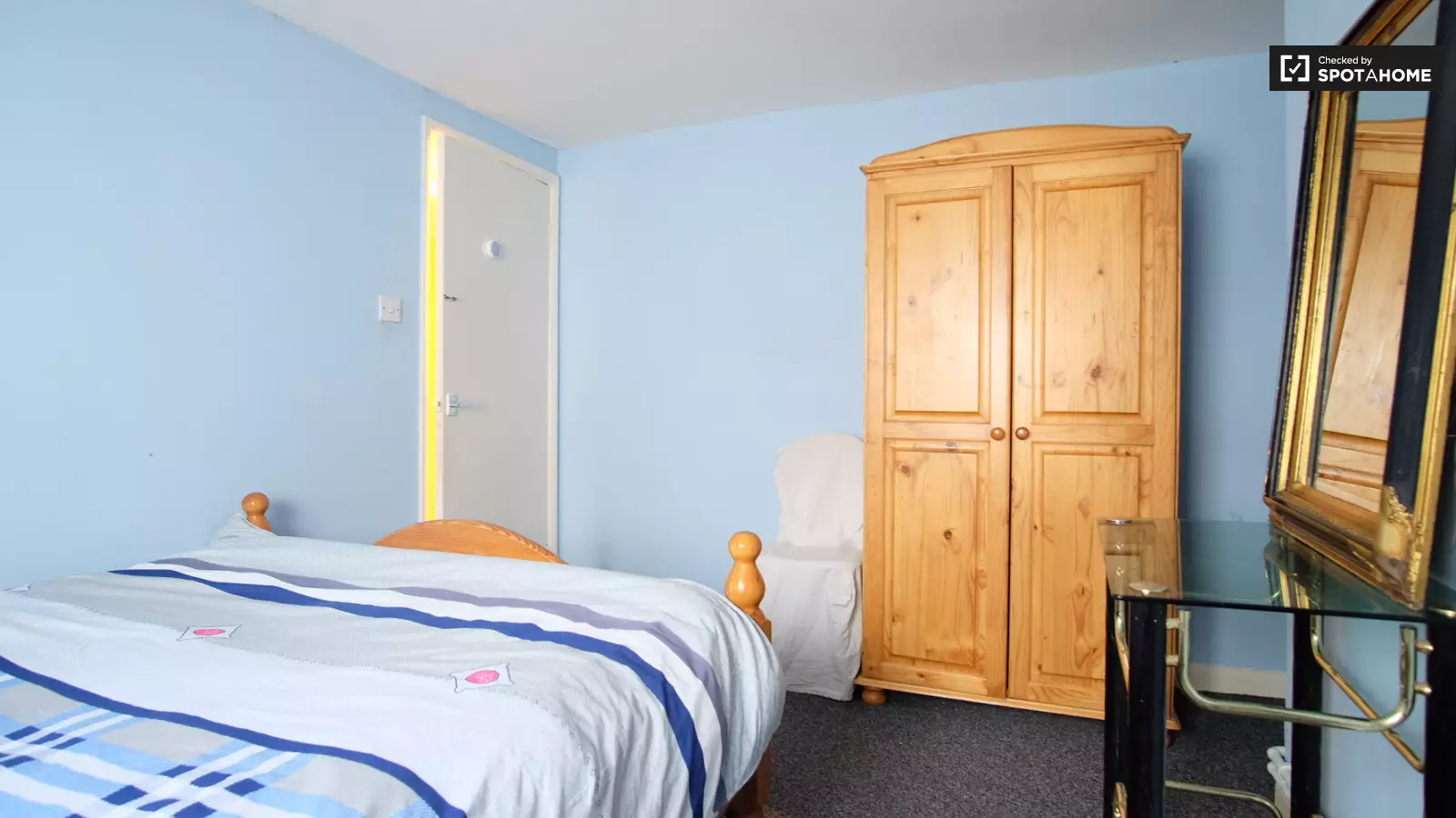 Flat Kennington Park Road in Greater London