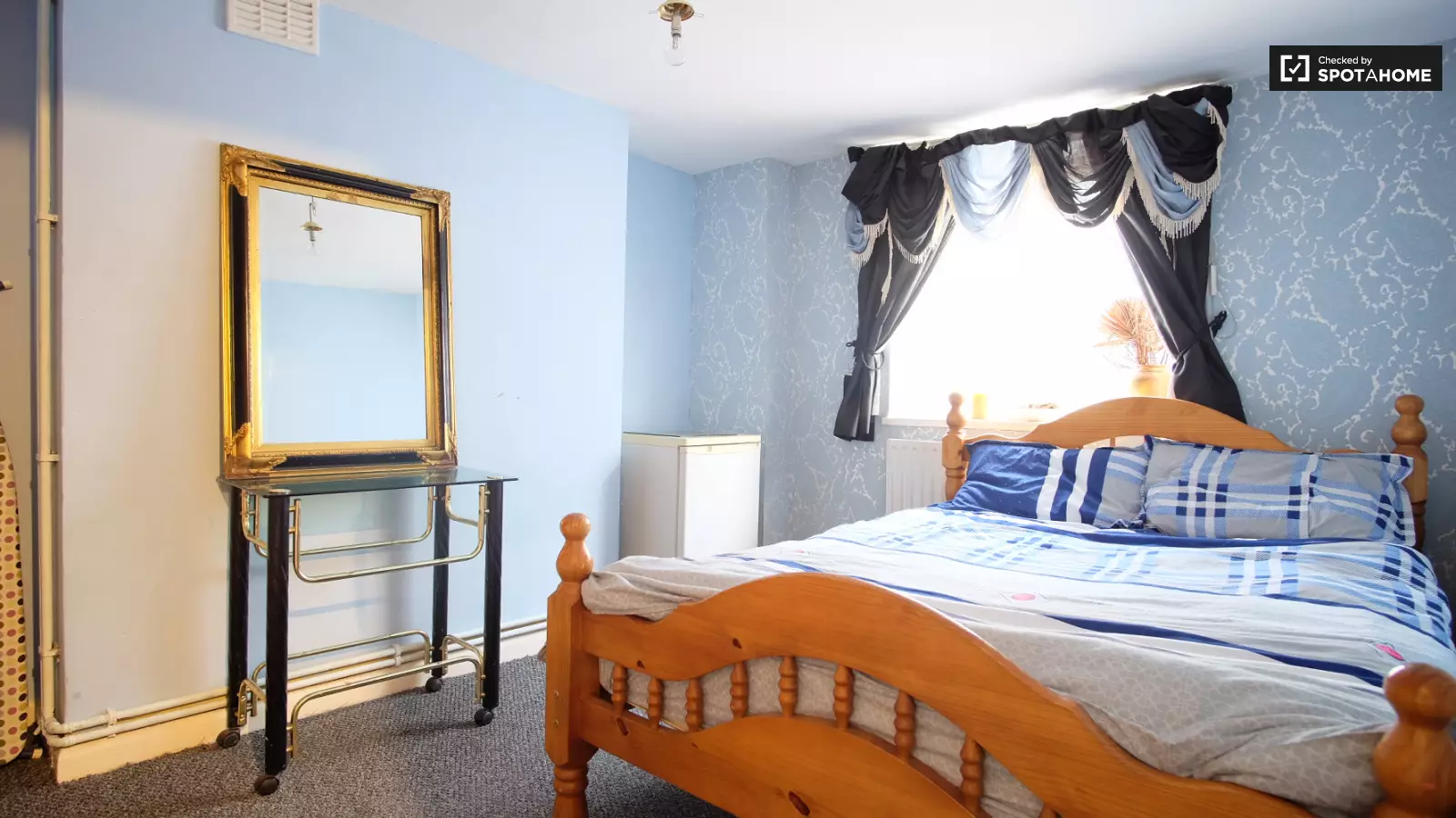 Flat Kennington Park Road in Greater London
