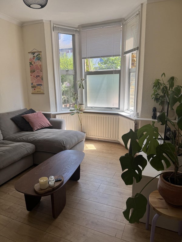 Room Sedgwick Road in Greater London