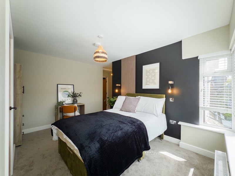 Room Newmarket Road in Tameside