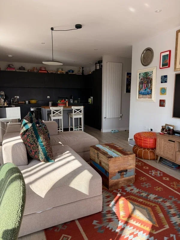 Room Wickford Way in Greater London