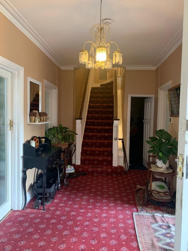 Room Park Lane in Greater London