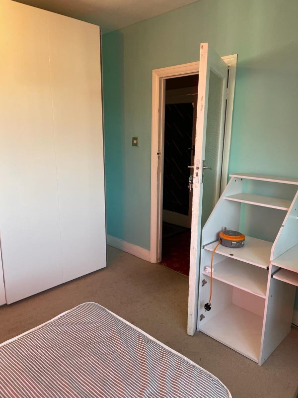 Room Park Lane in Greater London