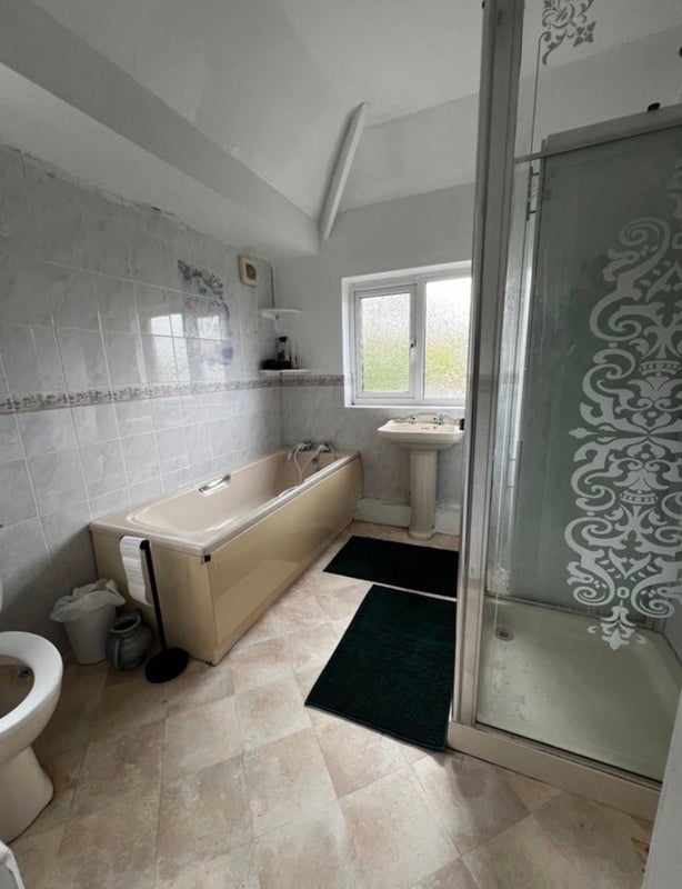 Room Milverton Road in Birmingham
