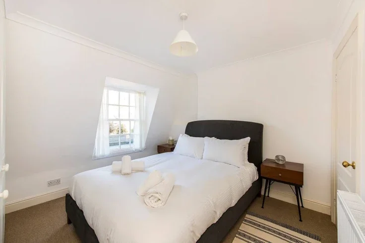 Flat Ledbury Mews North in Greater London