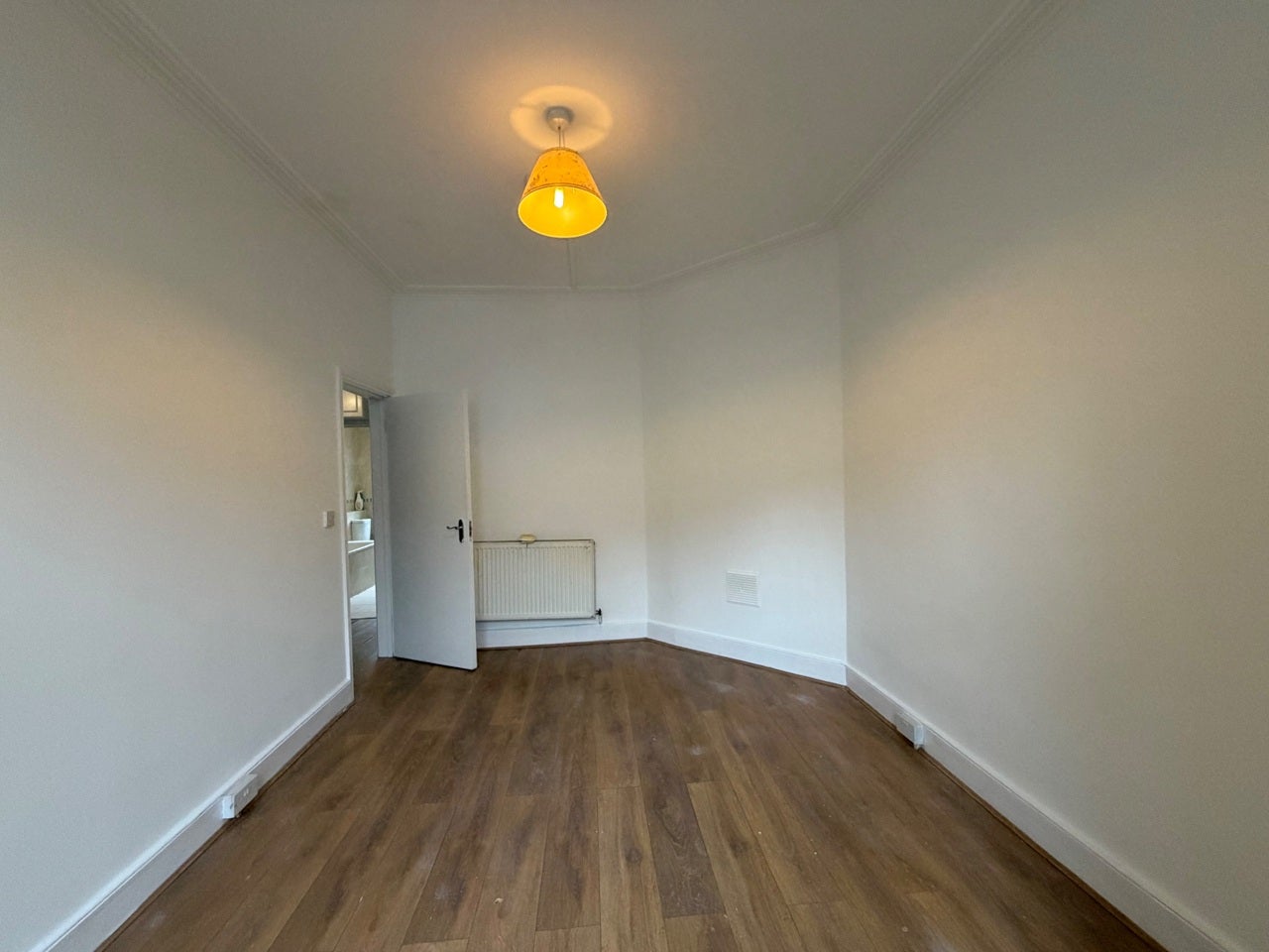 Flat Idlecombe Road in Greater London