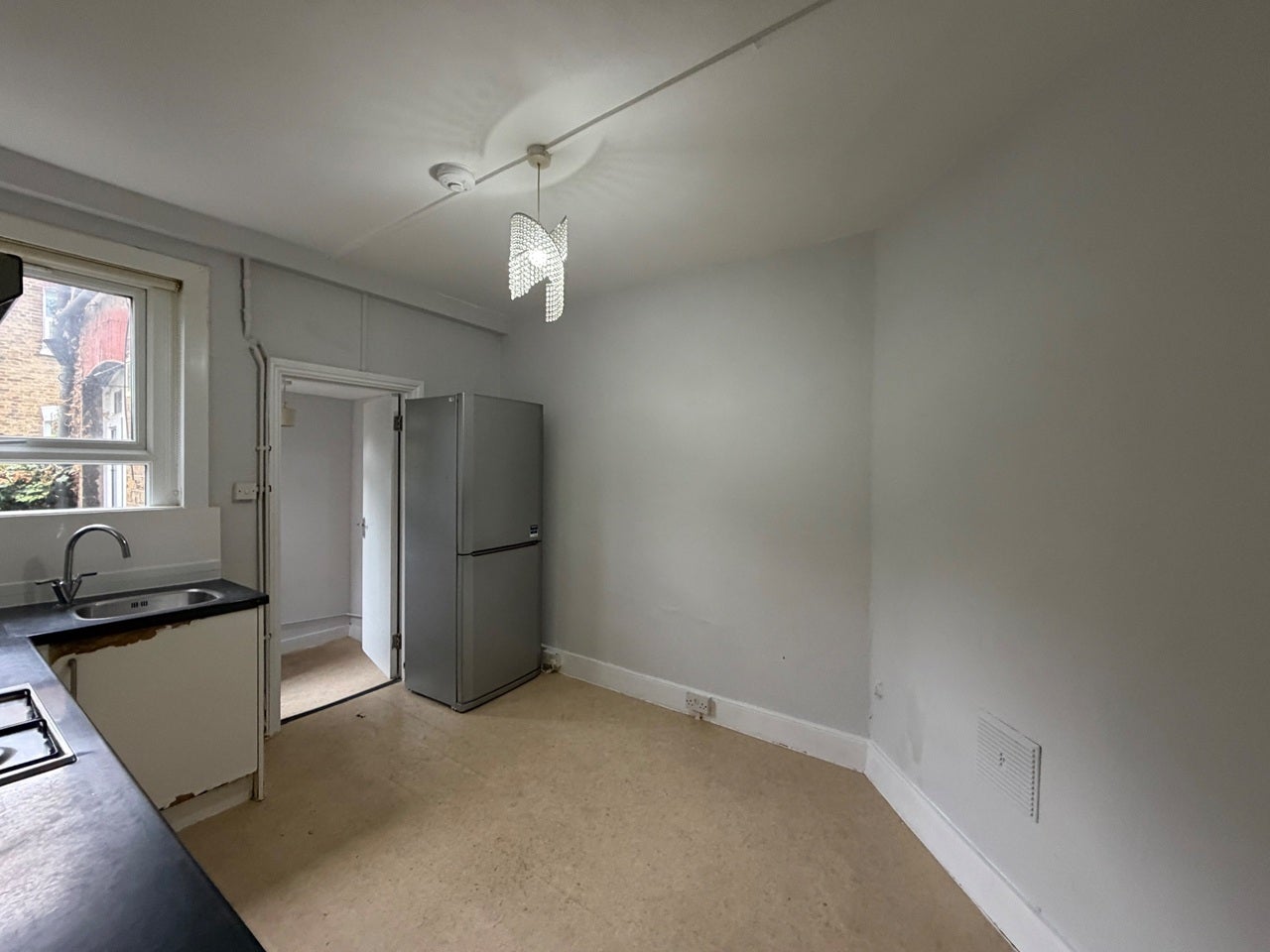 Flat Idlecombe Road in Greater London