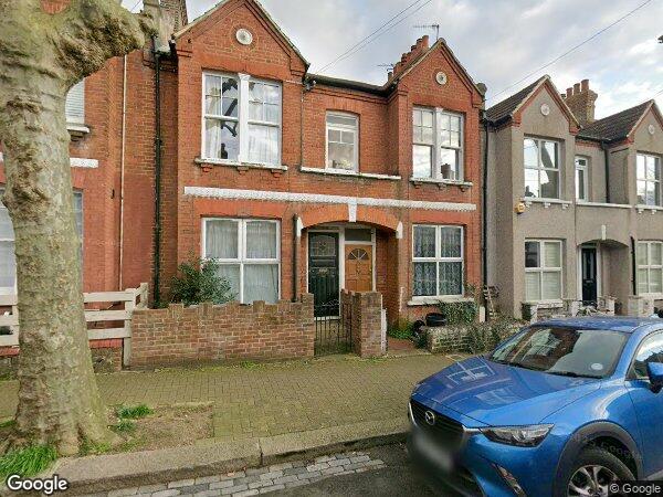 Flat Idlecombe Road in Greater London