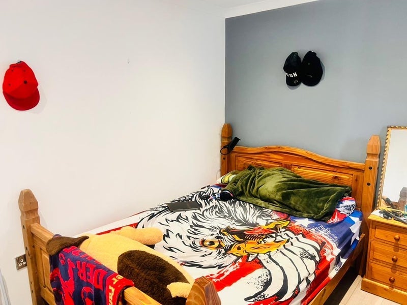Room Boyn Valley Road in Maidenhead