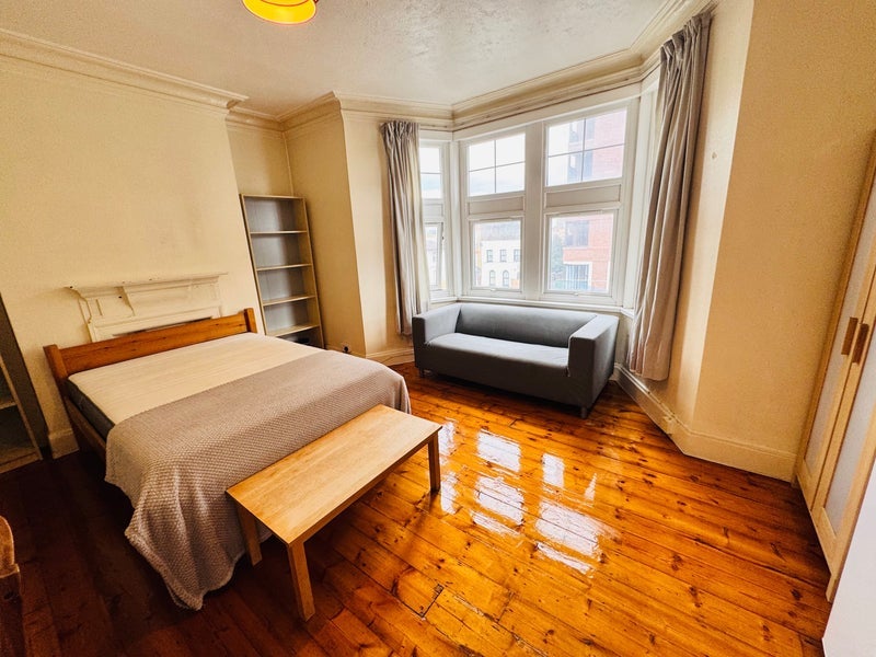 Room Old Kent Road in Greater London