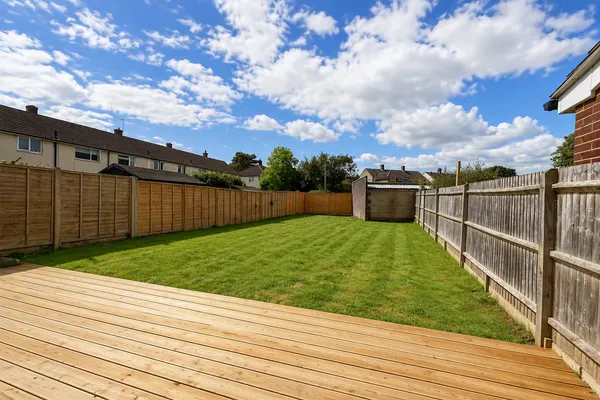Flat Cedar Crescent in Tonbridge and Malling