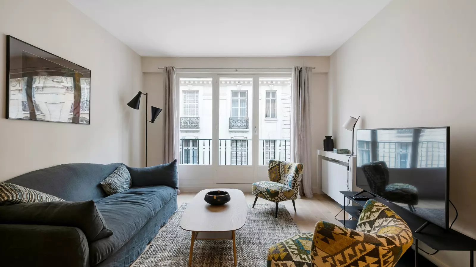 Flat Avenue Hoche in Paris