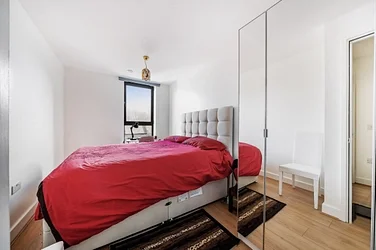 Flat Nantes Close in Greater London
