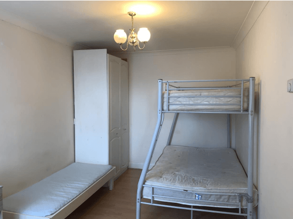 Room High Street in Greater London