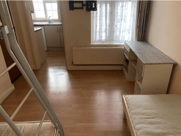 Room High Street in Greater London