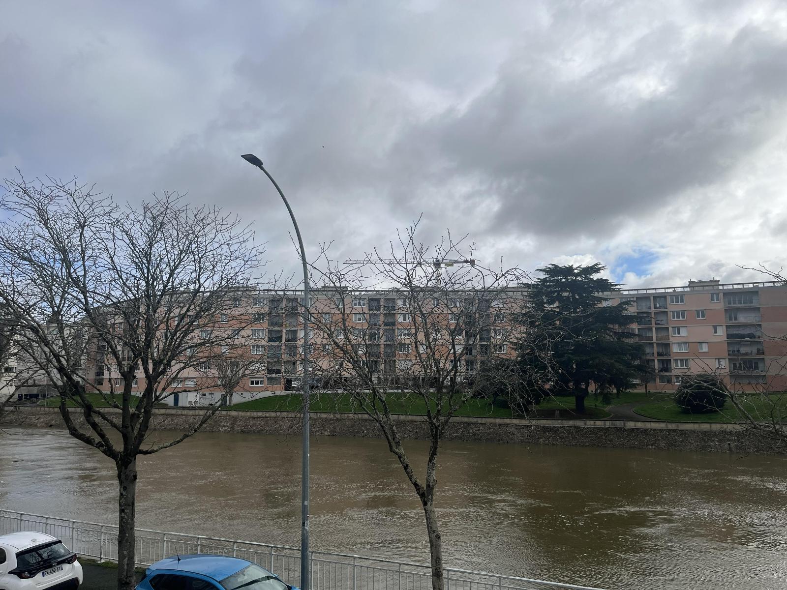 Flat Quai de l'Amiral Lalande in Le Mans