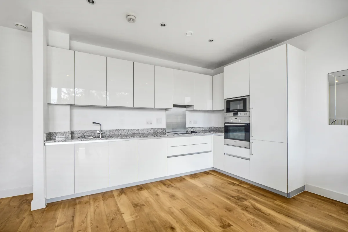Flat Dowding Drive in Greater London