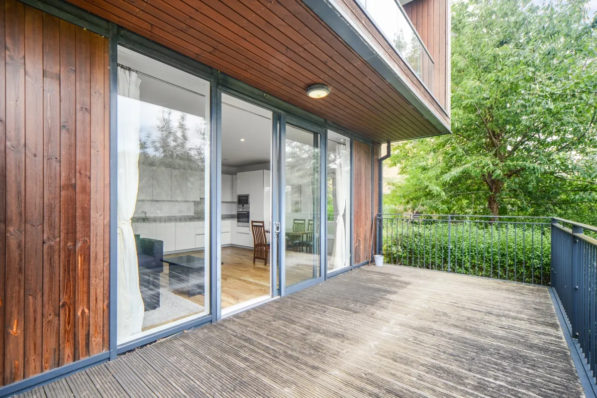 Flat Dowding Drive in Greater London