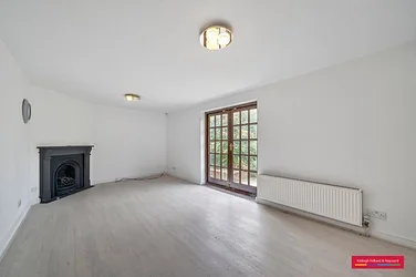 House Bentley Mews in Greater London